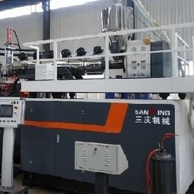 Sekrup Dia 110mm 5L Rotary Blow Moulding Machine 17000 PCS/24 Jam 380V